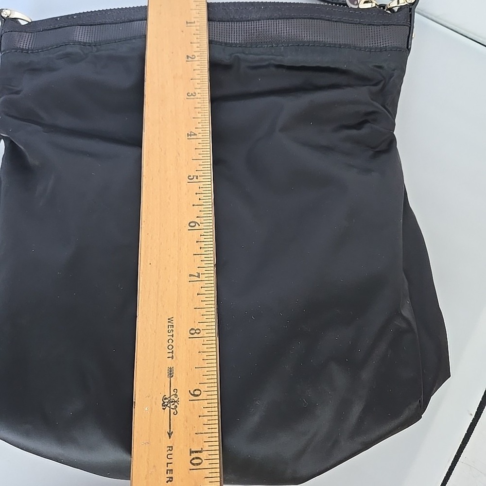 Henri Bendel Nylon Crossbody Bag Black Adjustable Leather Strap Logo Zipper Pull - Picture 8 of 10